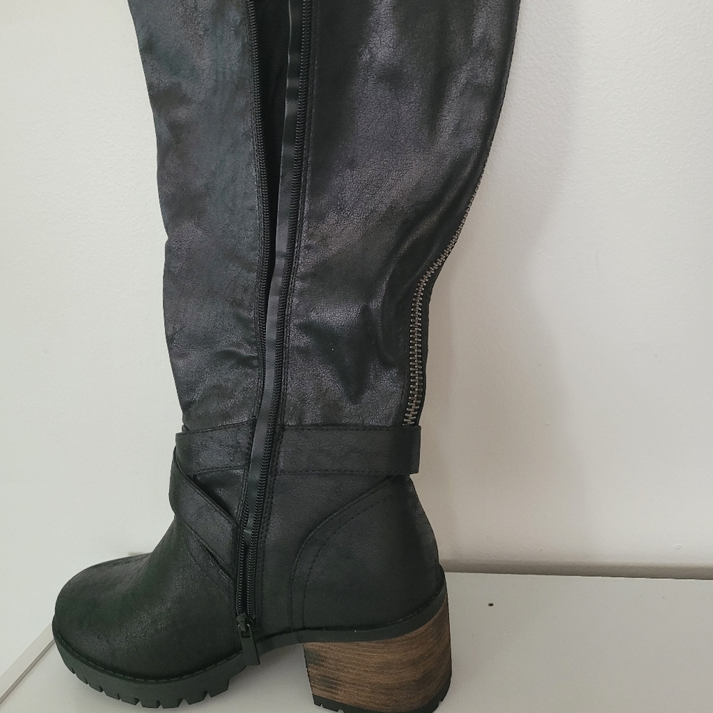 Torrid knee high boots